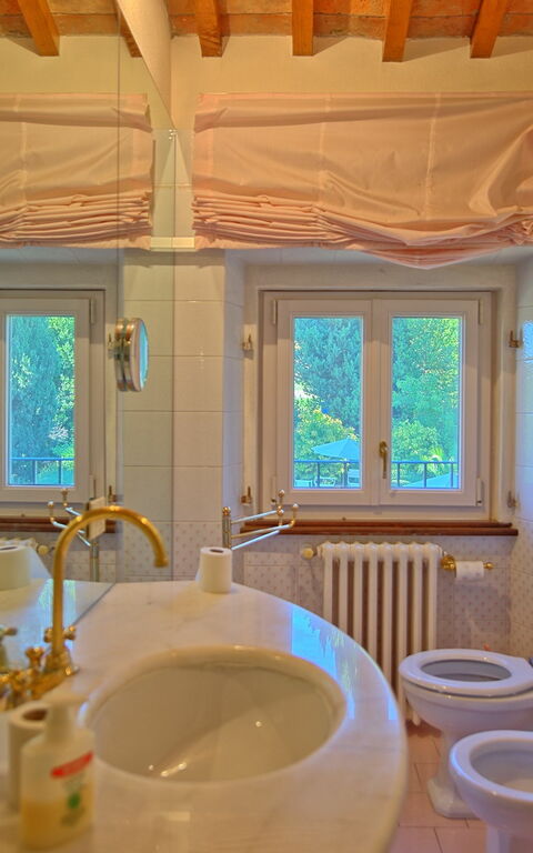 Villa Camaiore: Bathroom