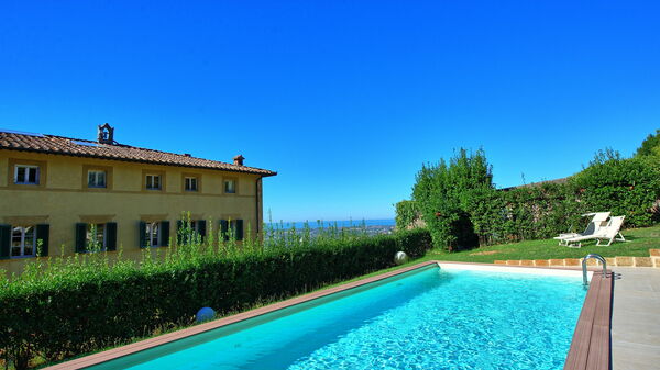 Villa Camaiore: Garden, Outdoor, Pool