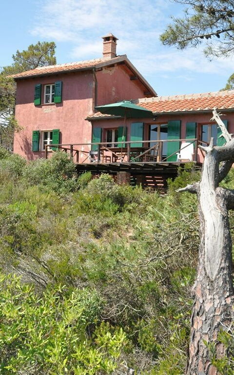 Casamare: Building Exterior