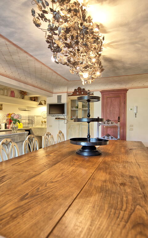 Villa Nova: Dining Room, Kitchen