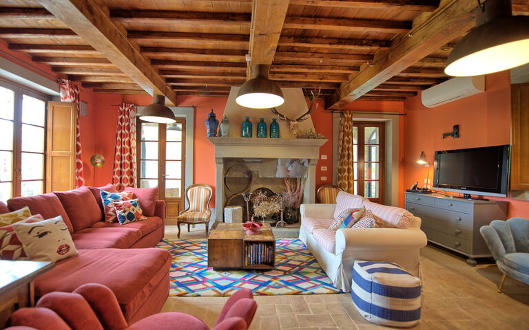 Villa Nova: Living Room