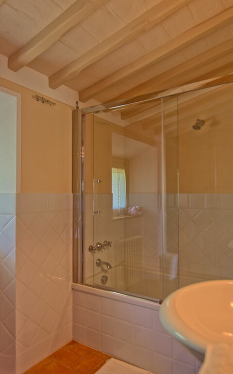 Villa Noceta: Bathroom