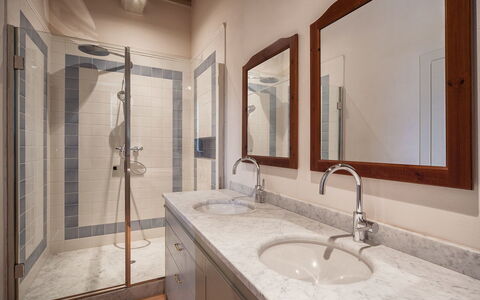 Accommodation La Valle 2 Castelfalfi: Bathroom