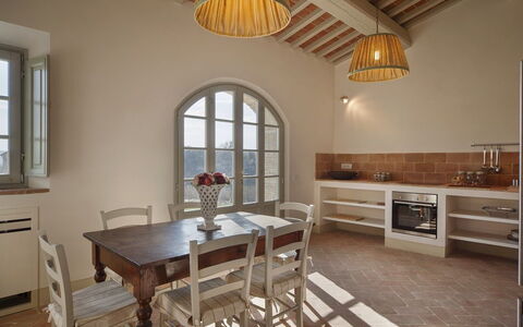 Accommodation La Valle 1 Castelfalfi: Dining Room, Kitchen