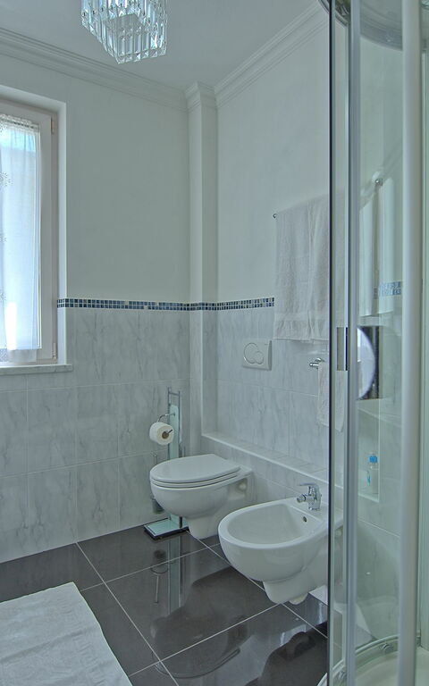 Villa Raffaela: Bathroom