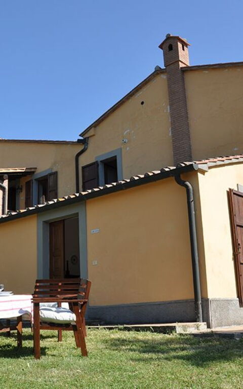 Le Querce Di Campocane: Building Exterior, Garden