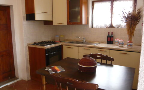 Accommodation Casetta: Dining Room, Kitchen