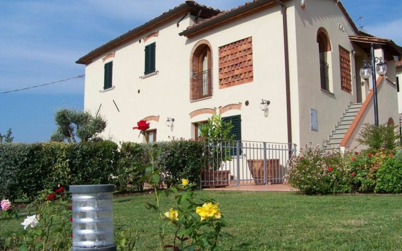 Antico Fienile: Building Exterior, Garden