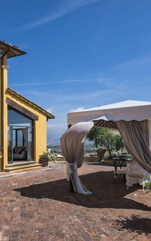 Villa Casalguidi: Building Exterior