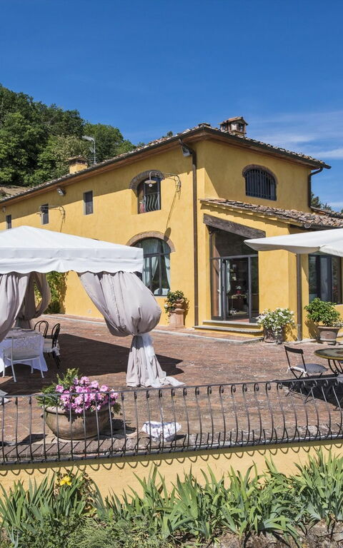 Villa Casalguidi: Building Exterior, Garden