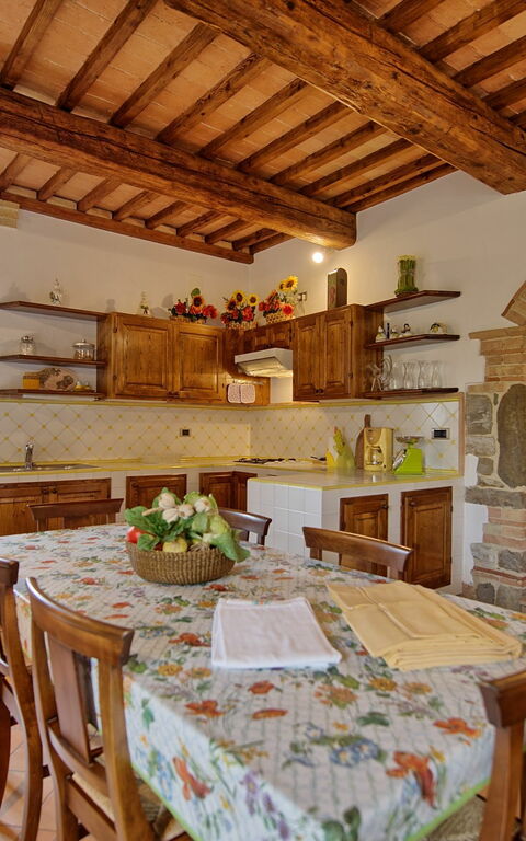 Villa Montalcino: Dining Room, Kitchen
