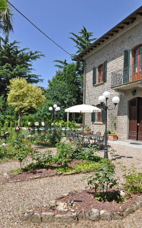 Villa Primula: Building Exterior, Garden