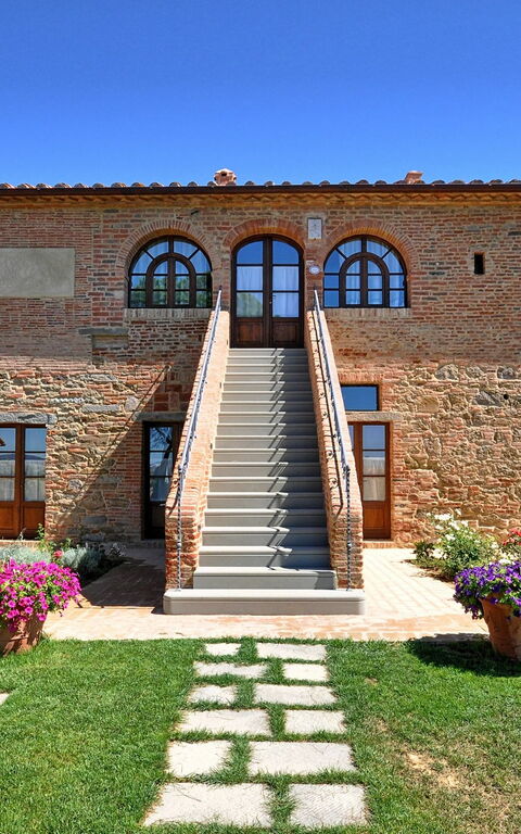 Podere Romina: Building Exterior, Garden