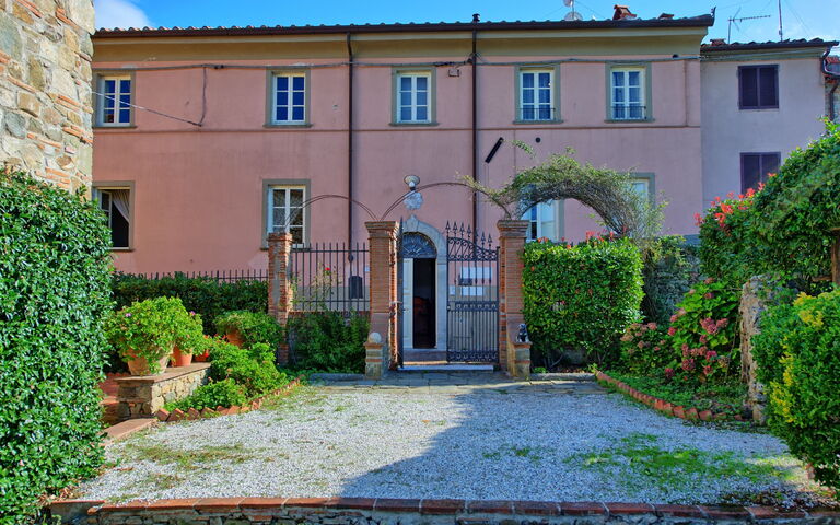 Il Gualdo: Building Exterior
