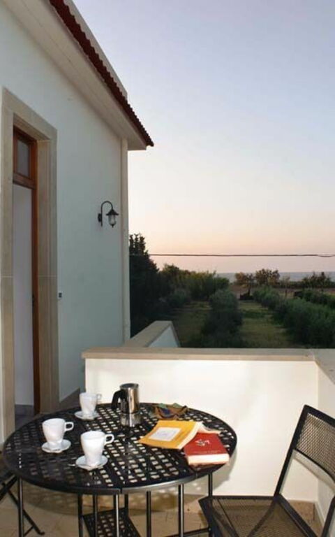 Cicero: Building Exterior, Garden