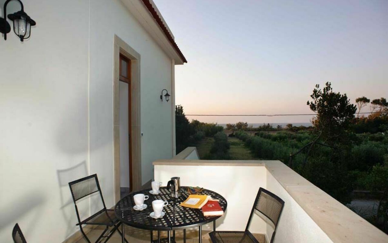 Cicero: Building Exterior, Garden