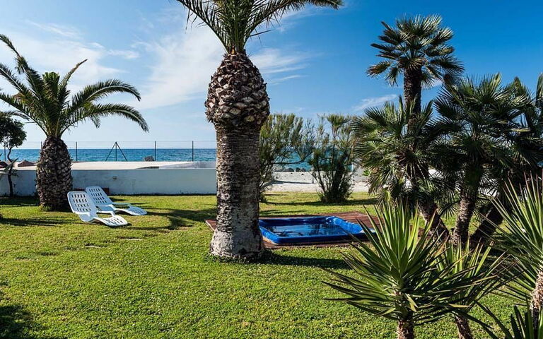 Cala Marina: Garden
