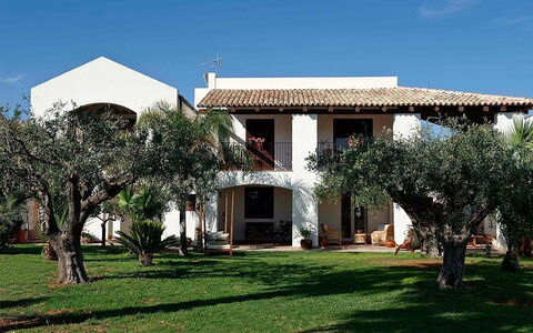 Accommodation Casa Marsala 2: Building Exterior, Garden