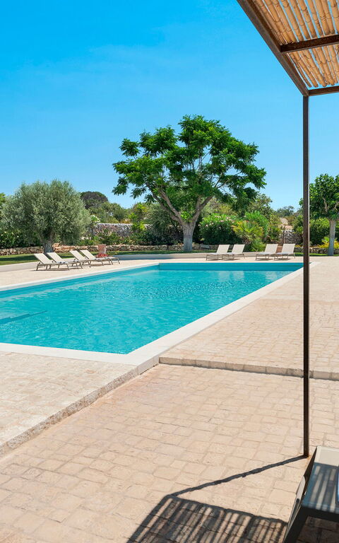 Isla Verde: Building Exterior, Outdoor, Pool