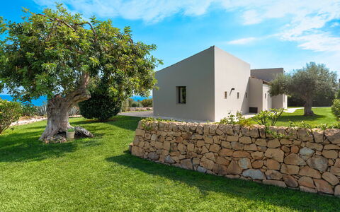 Accommodation Isla Verde - Carrubi: Balcony / Terrace / Patio, Building Exterior, Garden, Outdoor