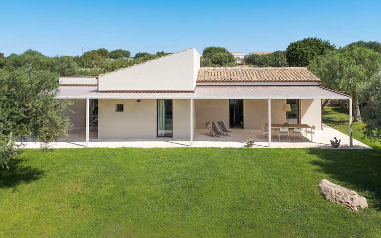 Accommodation Isla Verde - Ulivi: Building Exterior, Garden, Outdoor