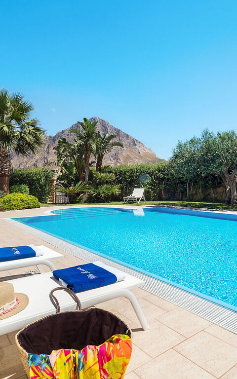 Afrodite: Outdoor, Pool, Summer