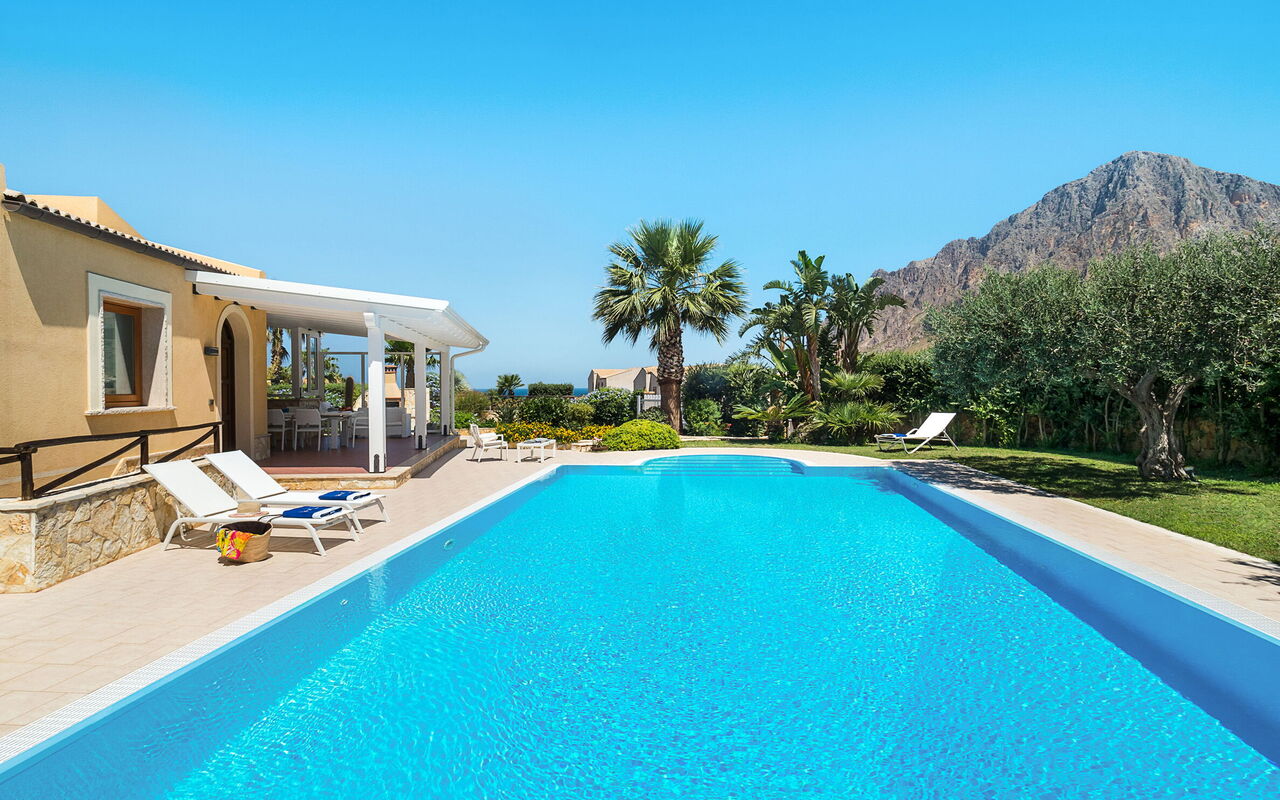 Afrodite: Outdoor, Pool, Summer