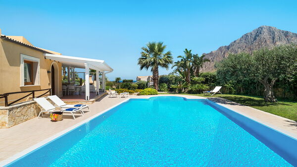 Afrodite: Outdoor, Pool, Summer