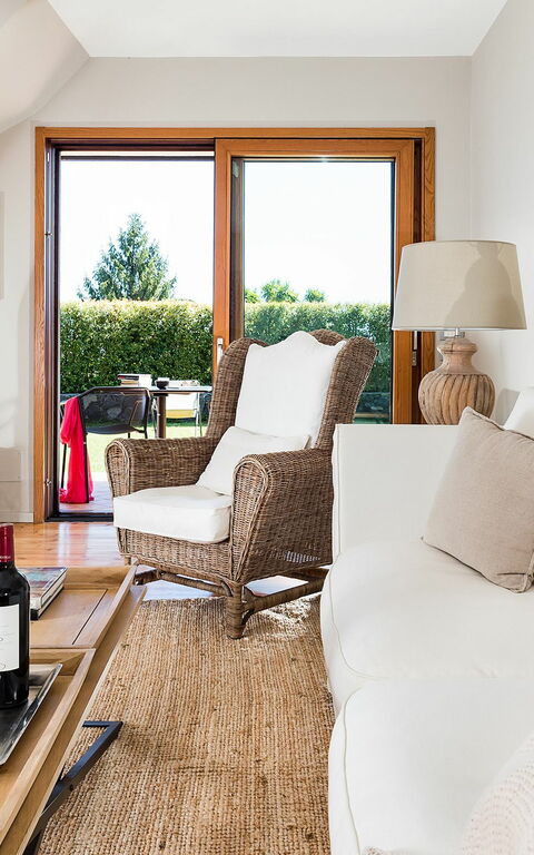 Viagrande: Living Room