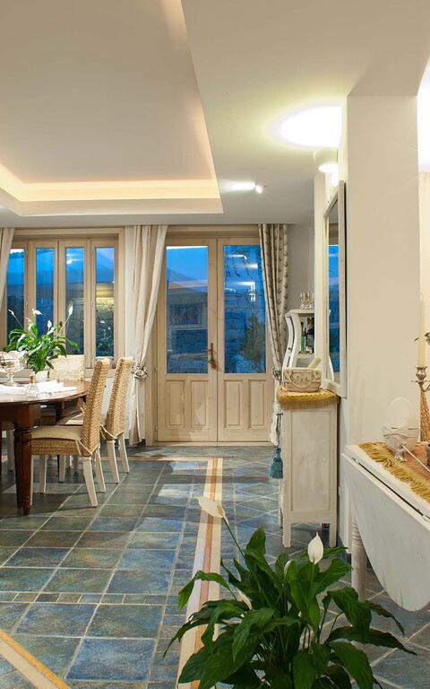 Villa Antares: Dining Room, Living Room