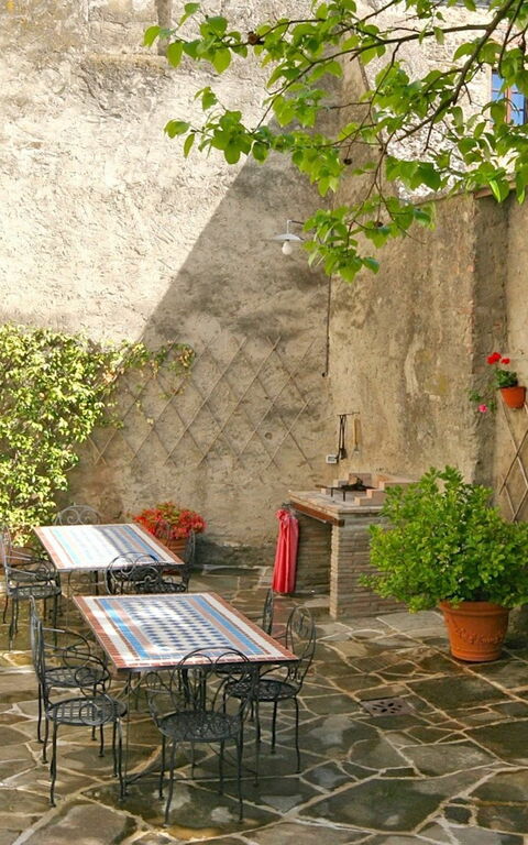 Villa Capolona: Building Exterior