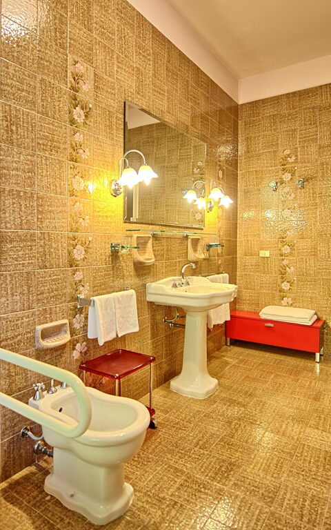 Villa Lauretana: Bathroom