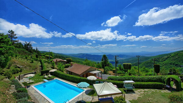 Villa Portole Uno: Pool, Scenic View