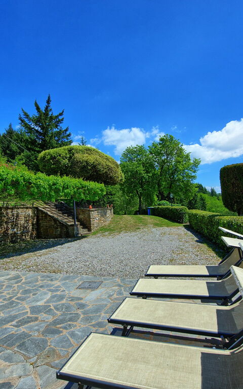 Villa Portole Due: Garden, Outdoor