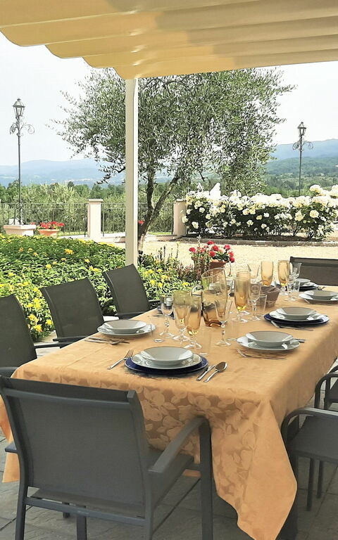 Villa Gaville: Balcony / Terrace / Patio, Outdoor