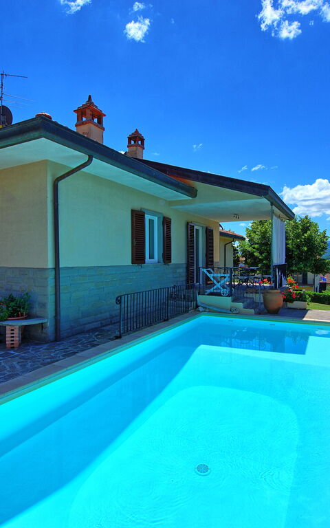 Villa Pratovecchio: Building Exterior, Outdoor, Pool