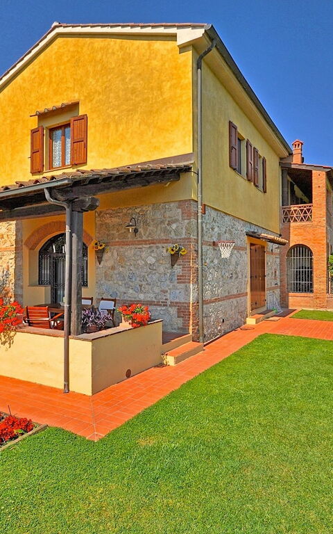 Villa Sabrina: Building Exterior, Garden