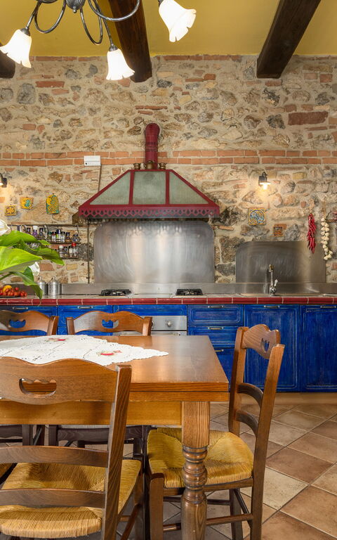 Villa Sabrina: Dining Room, Kitchen