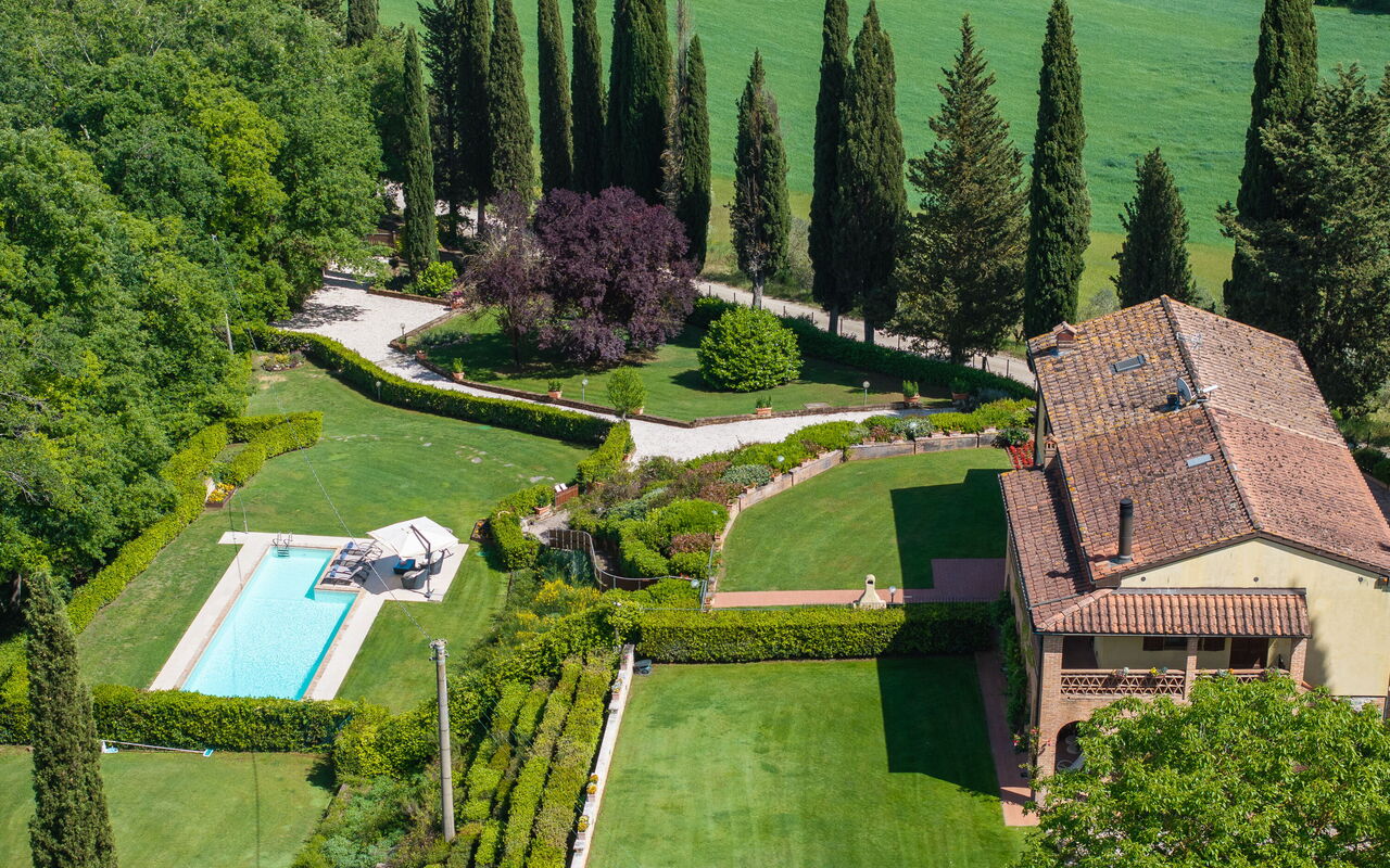 Villa Sabrina: Pool, Scenic View