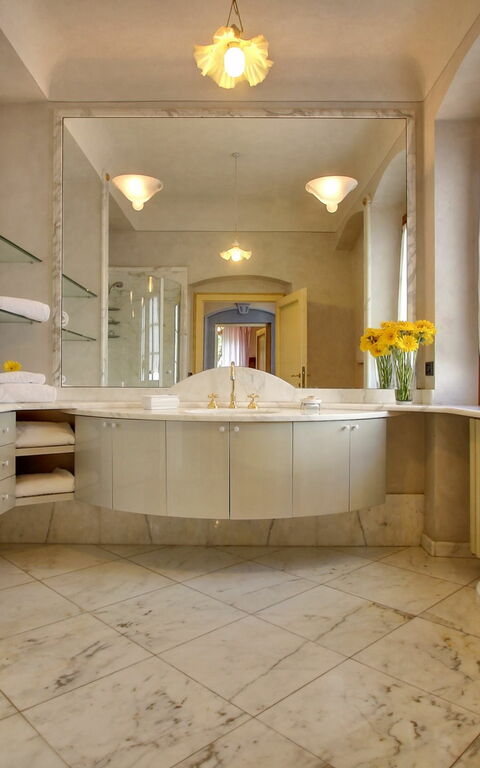 Villa Lucolena: Bathroom