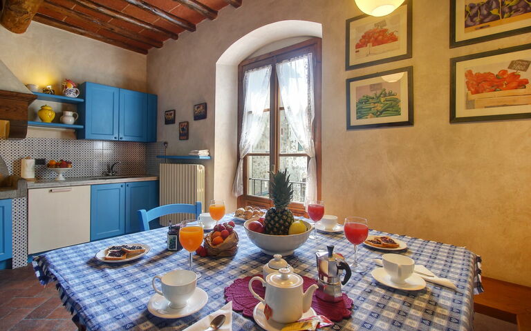 Villa Lucolena: Kitchen