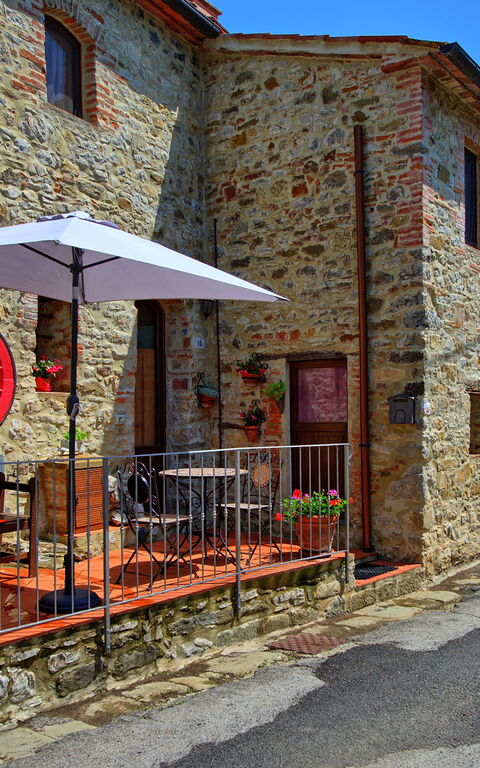 La Ruota: Building Exterior