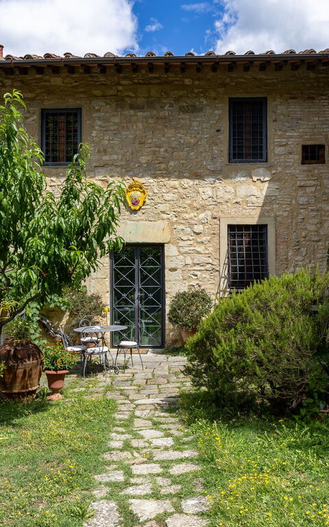 Villa Tenuta Lonciano: Building Exterior, Outdoor