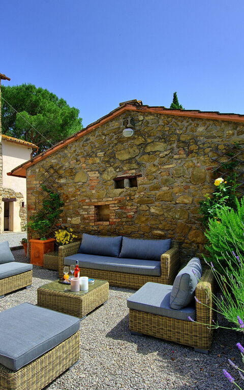 Villa Uccellaia: Garden, Outdoor