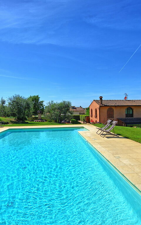 Villa Nora: Pool, Summer