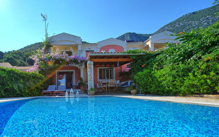 Beach Villa Blue: Building Exterior, Garden, Outdoor, Pool