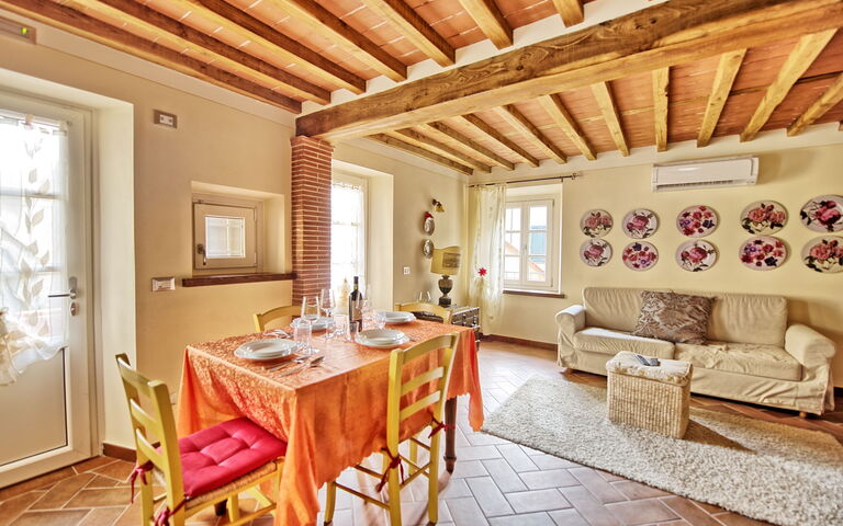 Accommodation Flavia 3: Dining Room, Living Room