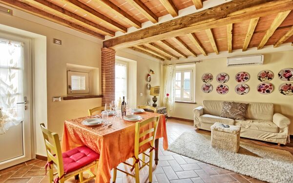 Accommodation Flavia 3: Dining Room, Living Room