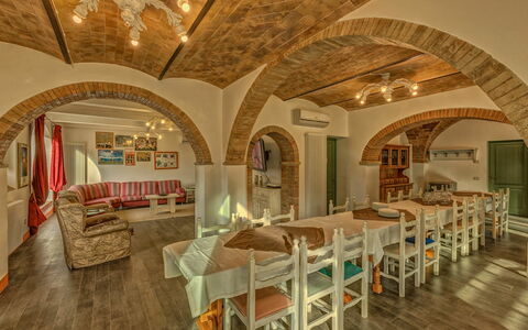 Accommodation Padronale: Dining Room