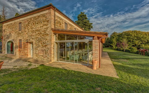 Accommodation Padronale: Building Exterior, Garden